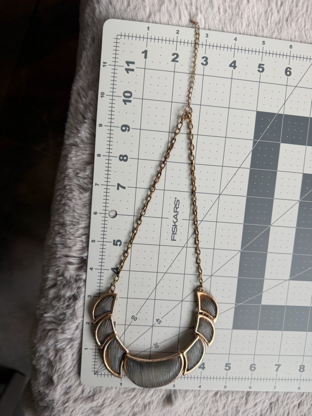 Retro Black & Gold Tone Fan Shaped Statement Bib 17” + 3” Extender Necklace - Picture 8 of 14